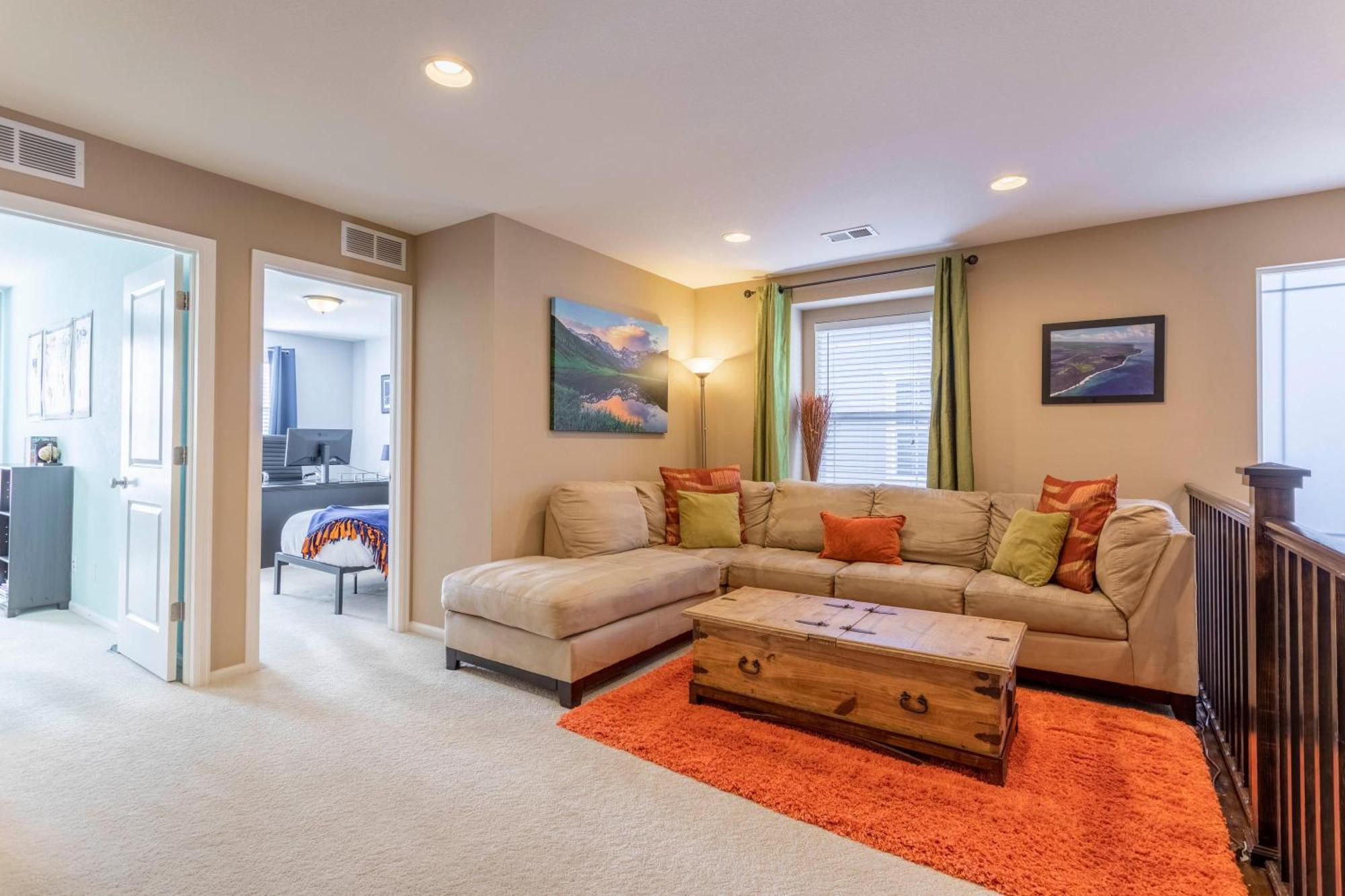 Spacious Family Friendly Townhome In Park Сasa de vacaciones *